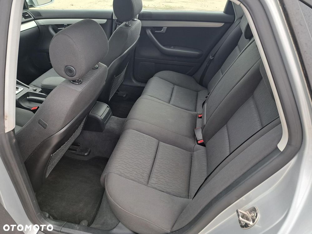 Audi A4 Limousine - 9