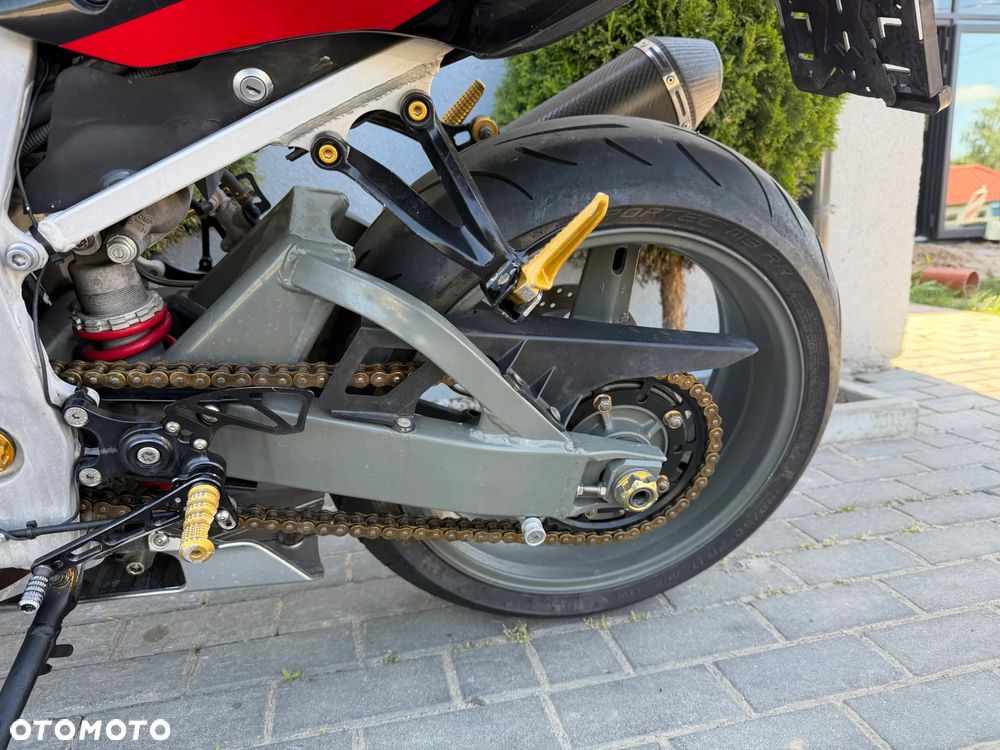 Suzuki GSX-R - 30