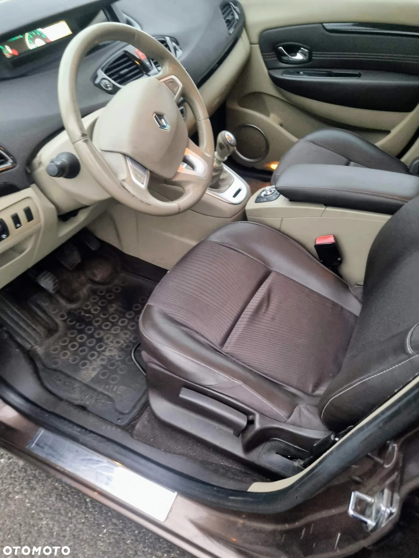 Renault Grand Scenic - 9