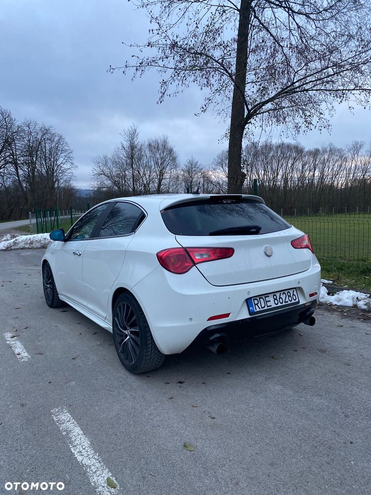 Alfa Romeo Giulietta 1750 TBi Quadrifoglio Verde - 4