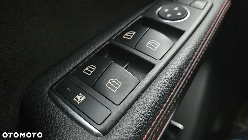 Mercedes-Benz CLA 200 7G-DCT AMG Line - 29