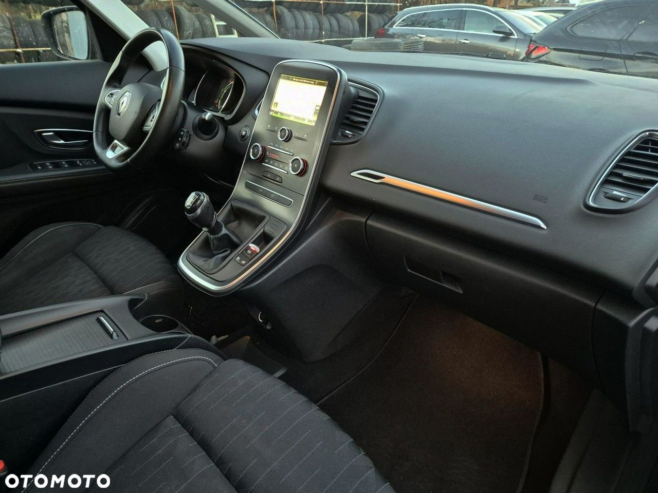 Renault Grand Scenic - 26