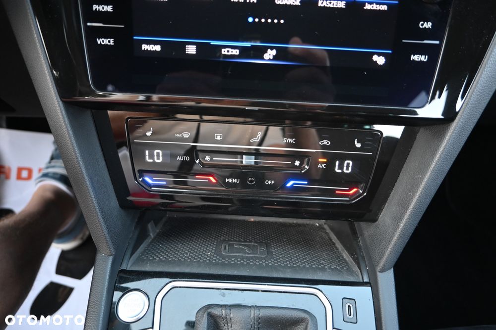 Volkswagen Passat 2.0 TDI SCR DSG Business - 33