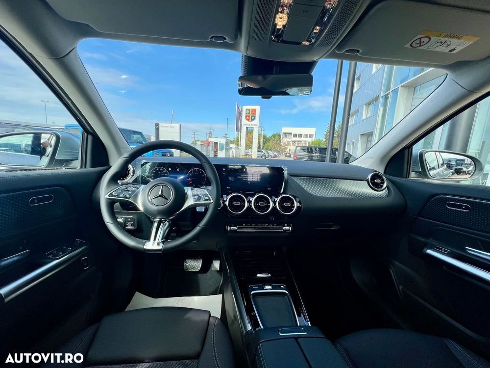 Mercedes-Benz GLA - 13