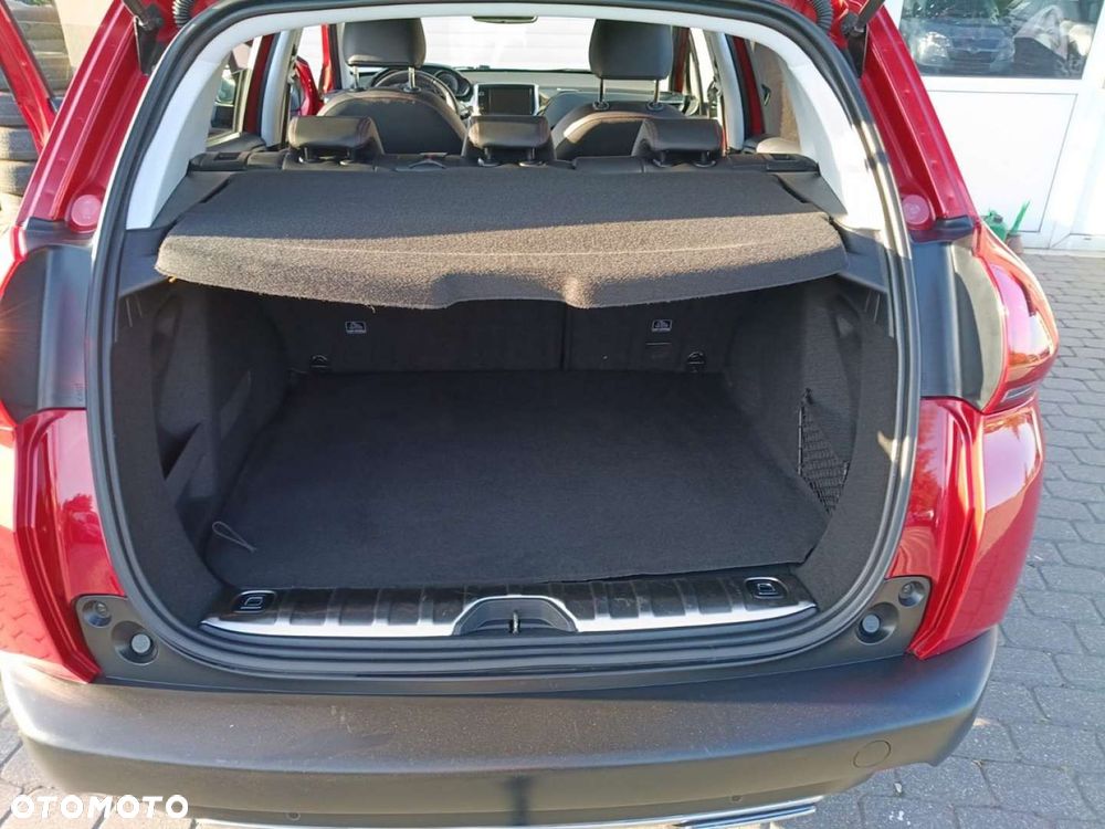 Peugeot 2008 - 8