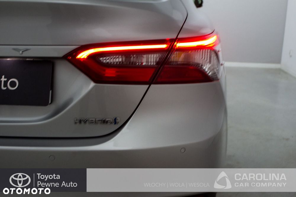 Toyota Camry - 18