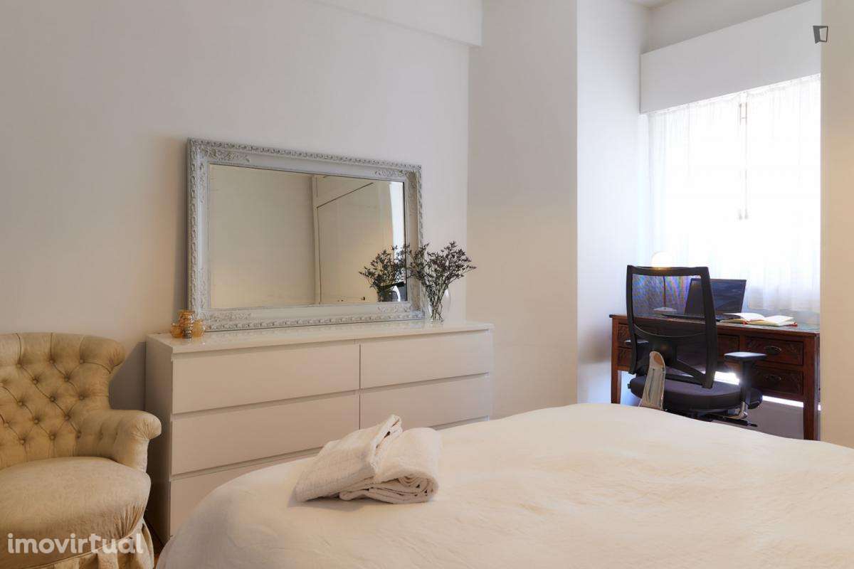 Quarto - localizado em Algés Lisbon - Grande imagem: 5/35