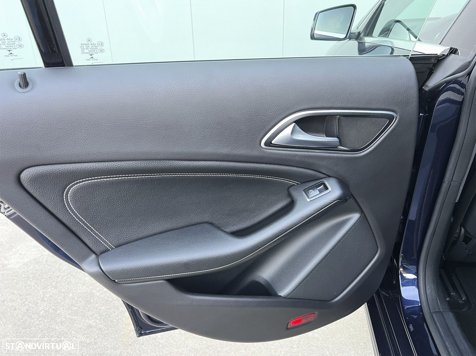 Mercedes-Benz CLA 180 d Urban - 36