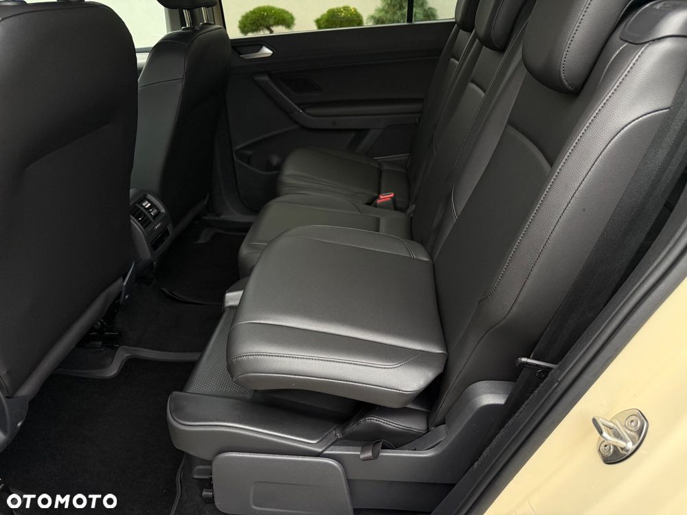 Volkswagen Touran - 25