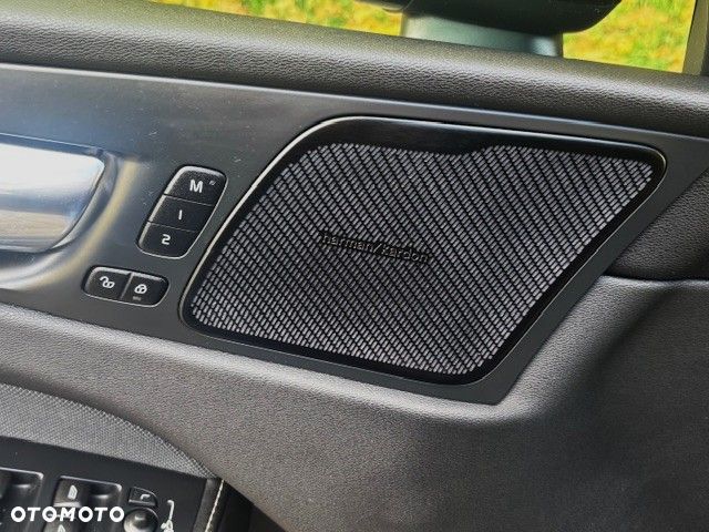Volvo XC 60 B4 D Ultimate Dark - 15
