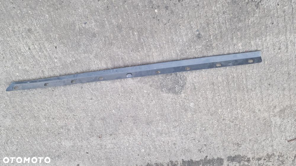 TOYOTA AURIS I LISTWA PROGOWA PRAWA  75851-02081 - 2