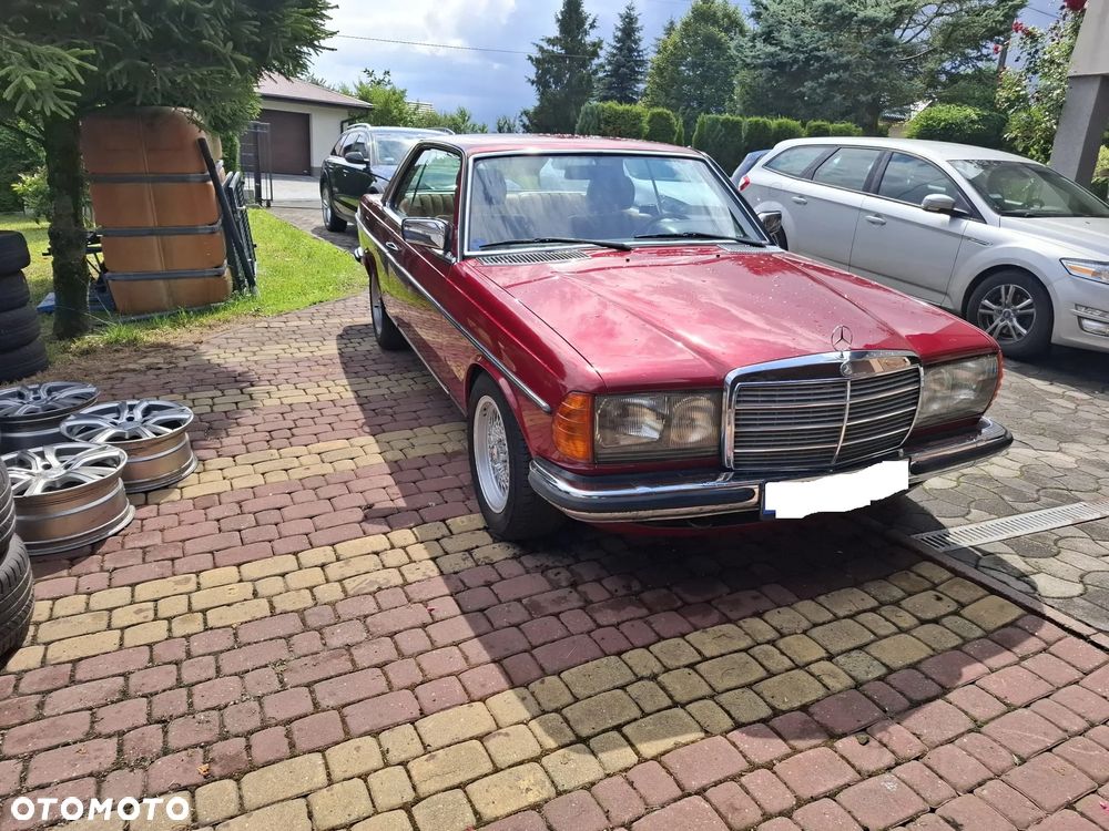 Mercedes-Benz W123 - 1