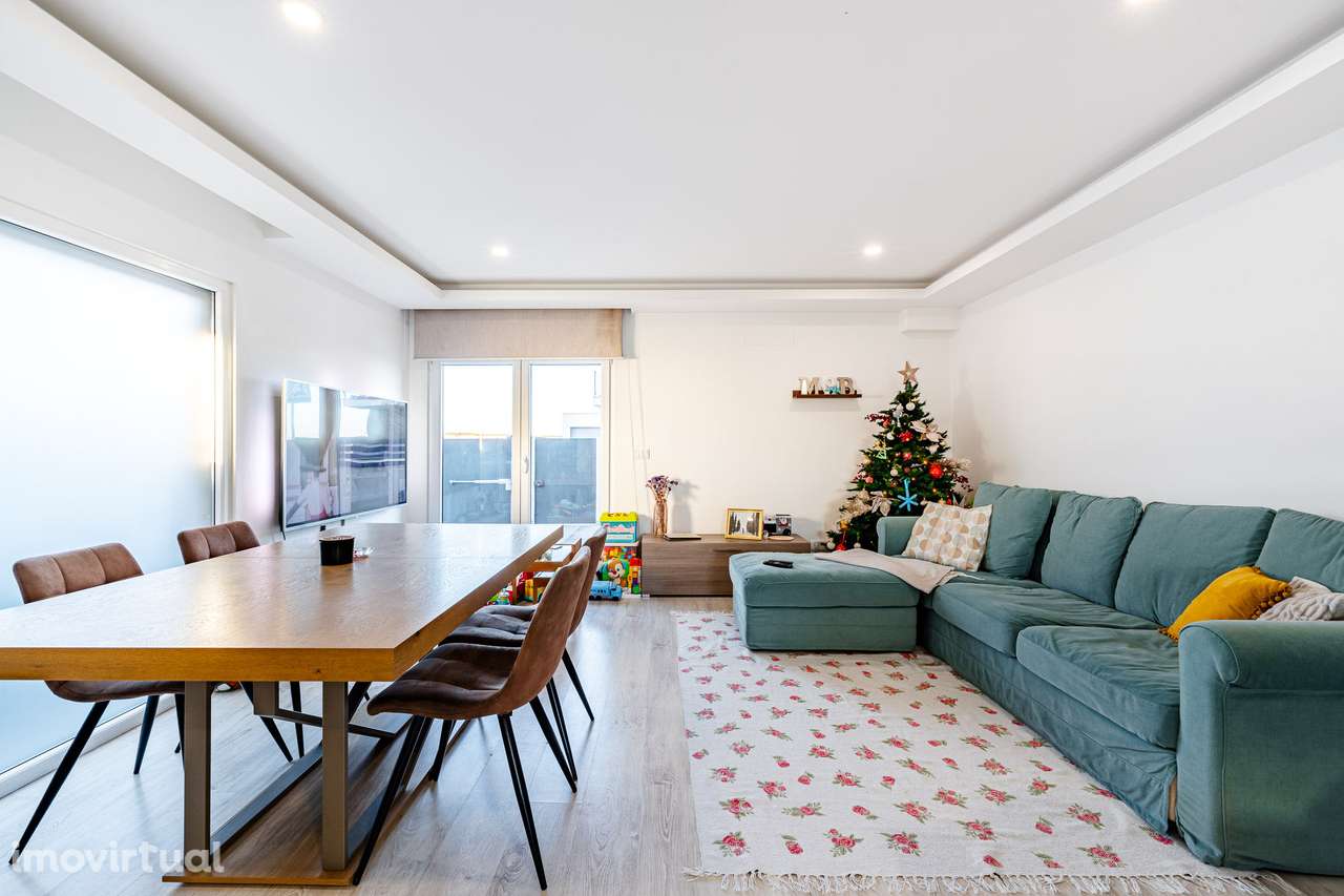 Moradia T3 com Garagem - Fernão Ferro - Grande imagem: 2/44