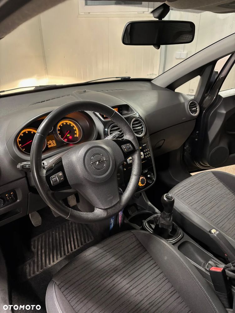 Opel Corsa 1.4 16V Energy - 9