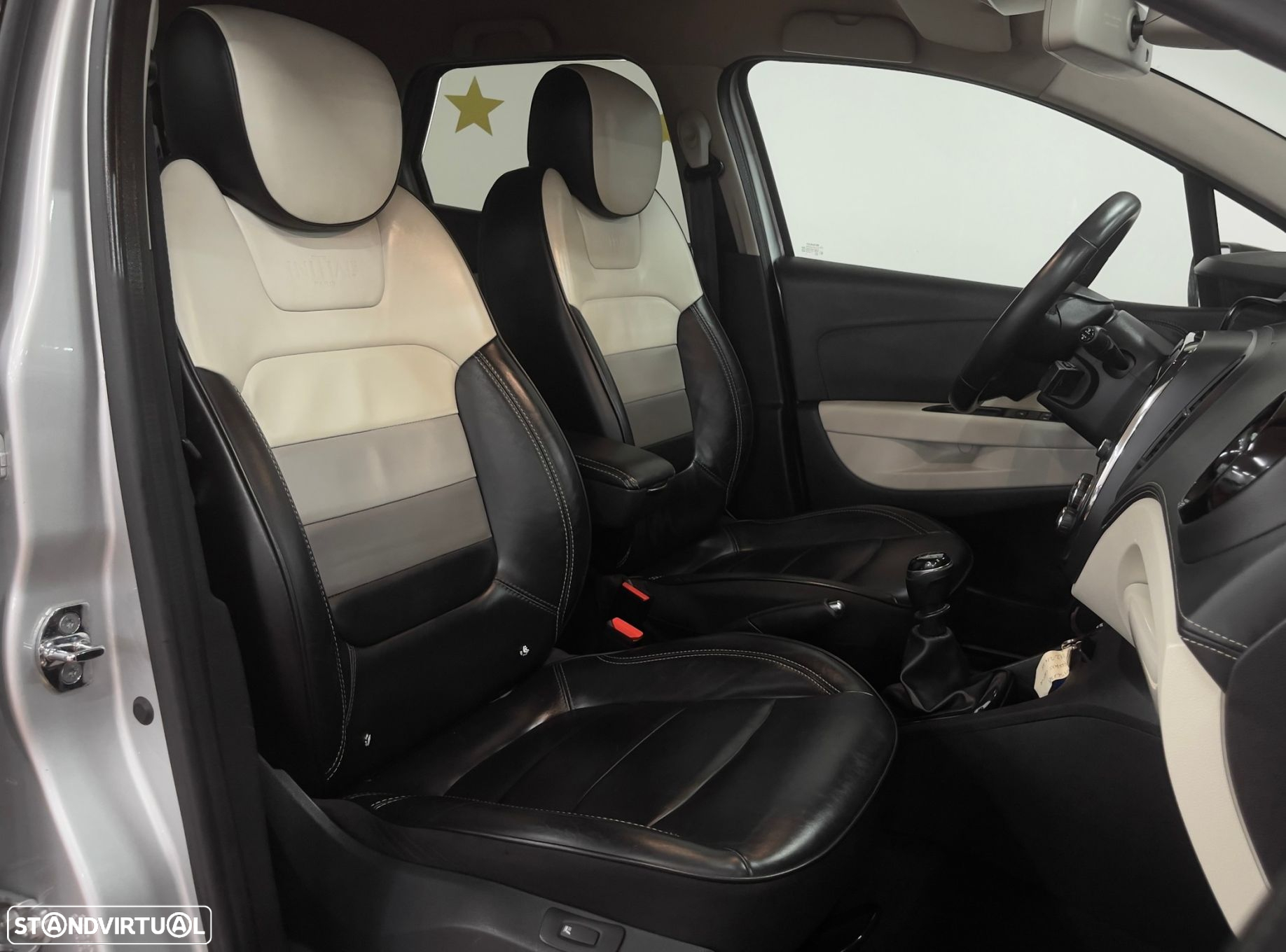 Renault Captur 1.3 TCe Initiale Paris - 12