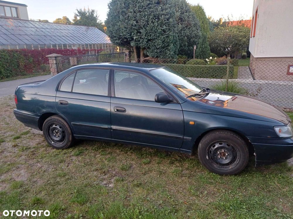 Toyota Carina - 2