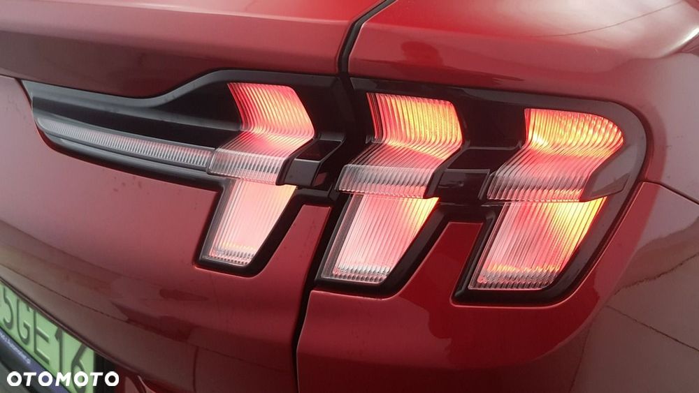 Ford Mustang Mach-E - 12
