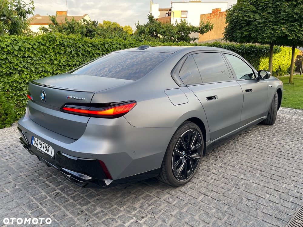 BMW Seria 7 M760e PHEV xDrive Individual Edition sport - 6