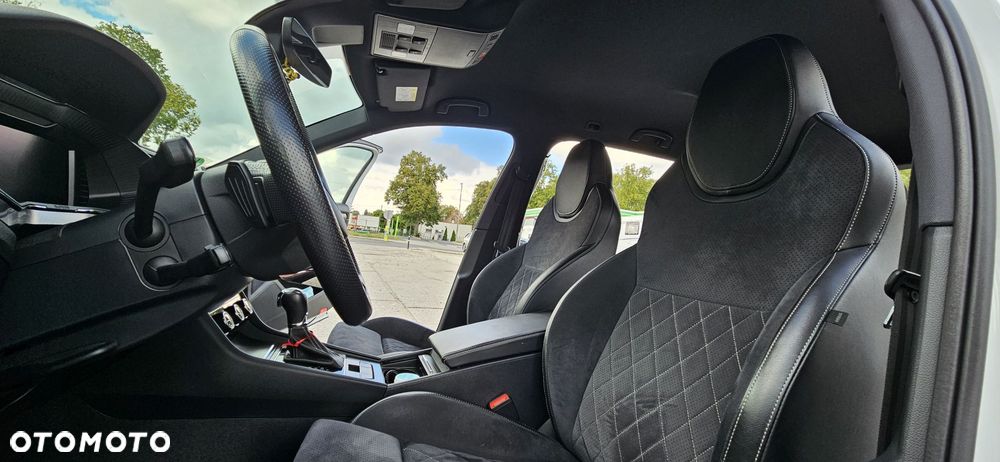 Skoda Superb 2.0 TDI DSG Sportline - 14