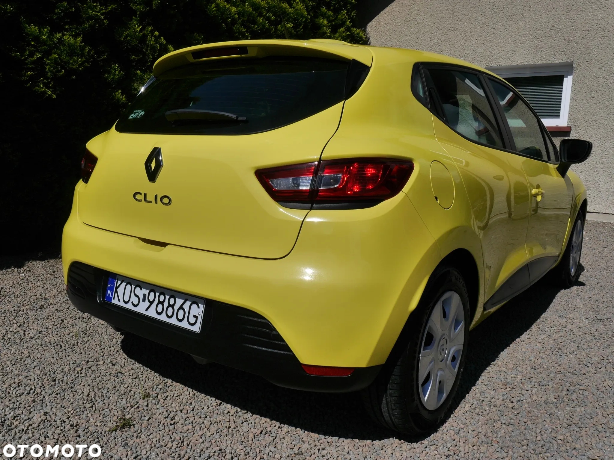 Renault Clio 1.2 16V 75 LIMITED - 10