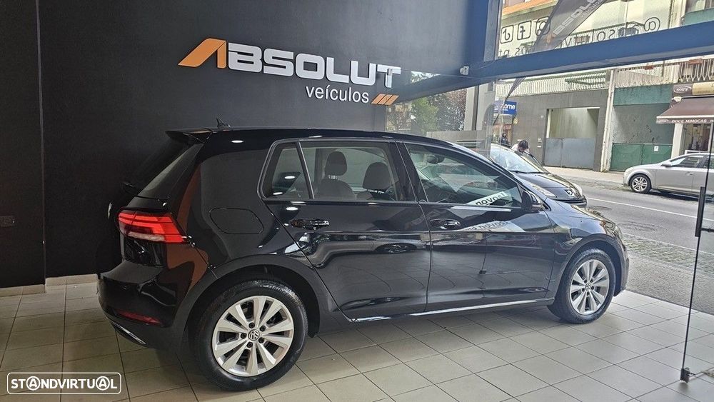 VW Golf 1.6 TDI Confortline - 11
