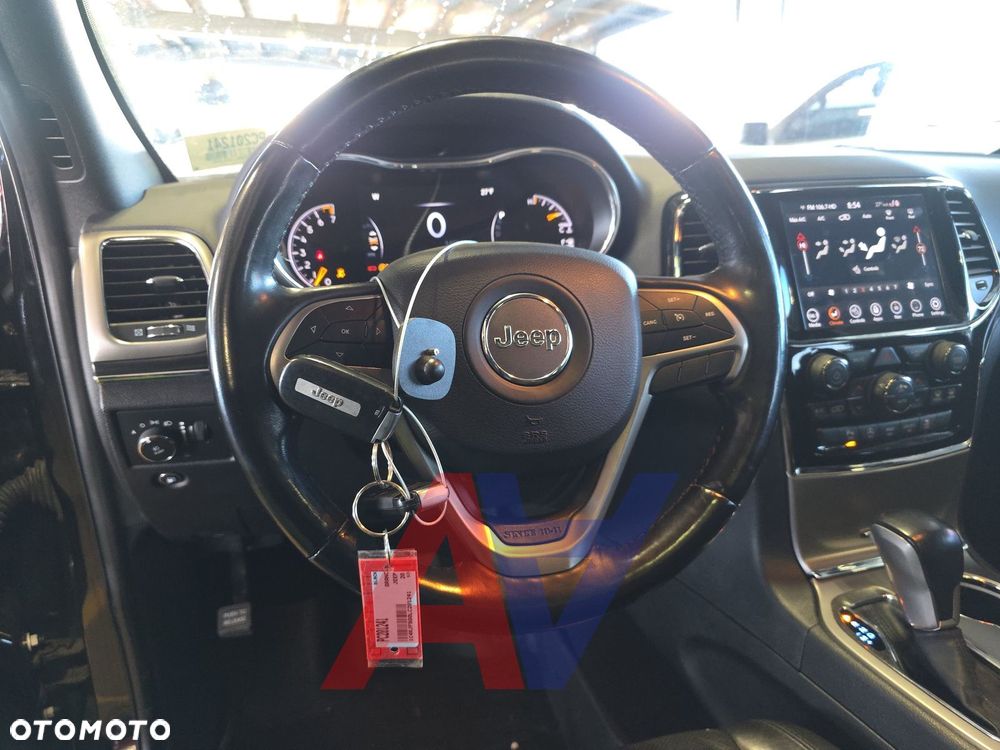 Jeep Grand Cherokee - 11