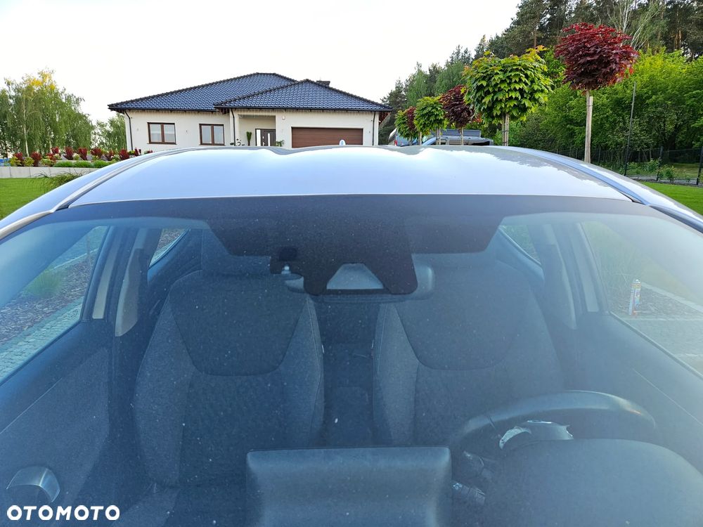 Toyota Yaris - 32