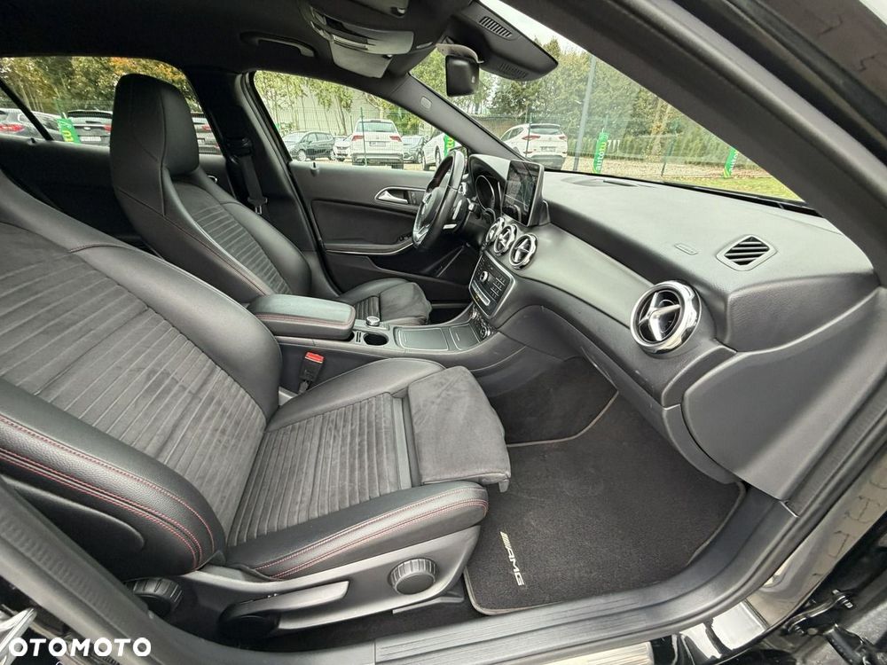 Mercedes-Benz GLA 180 7G-DCT AMG Line - 34