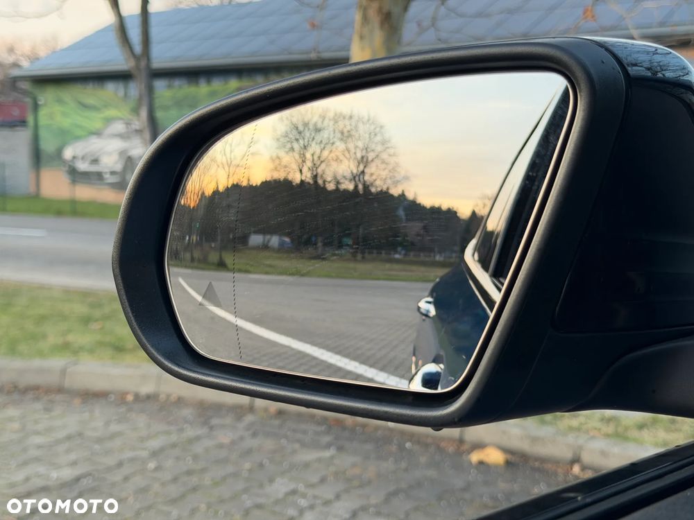 Mercedes-Benz GLA 200 7G-DCT AMG Line - 33