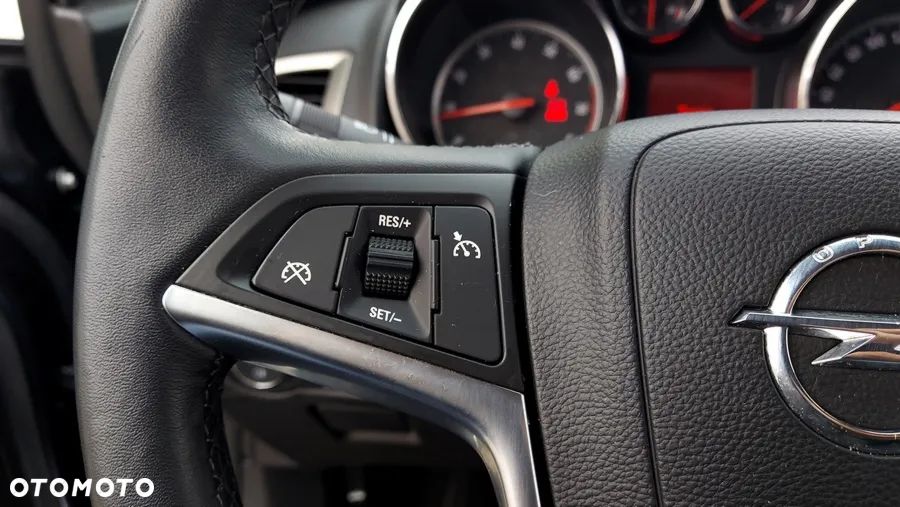 Opel Astra 1.4 Turbo 150 Jahre - 24