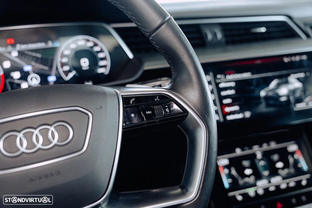 Audi e-tron 55 quattro S line - 28