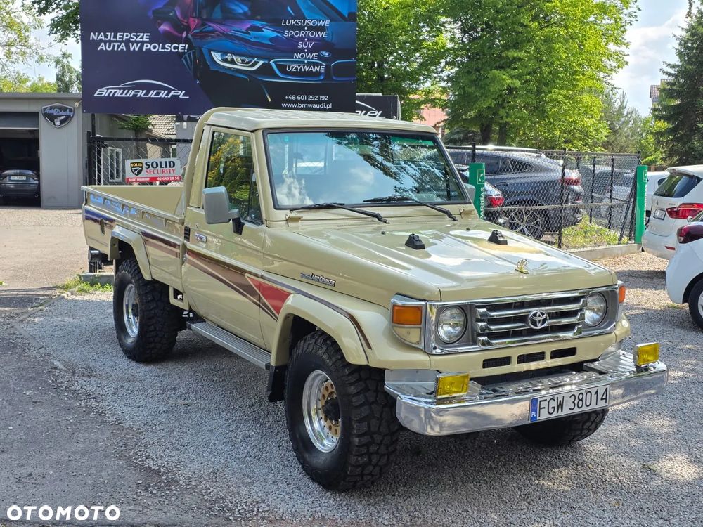 Toyota Land Cruiser - 5