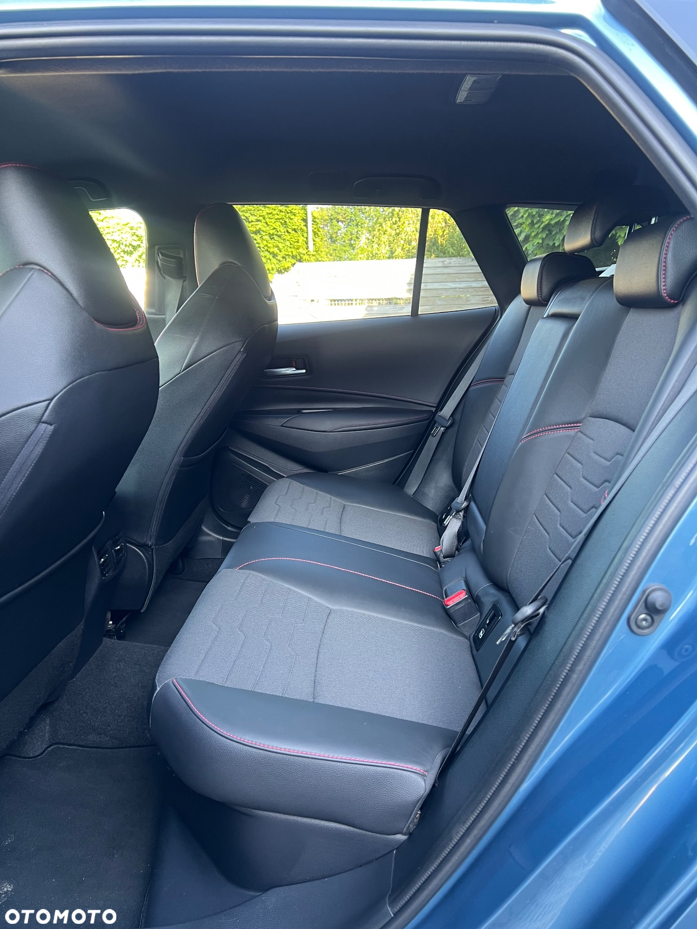 Toyota Corolla 2.0 Hybrid Touring Sports Team Deutschland - 17