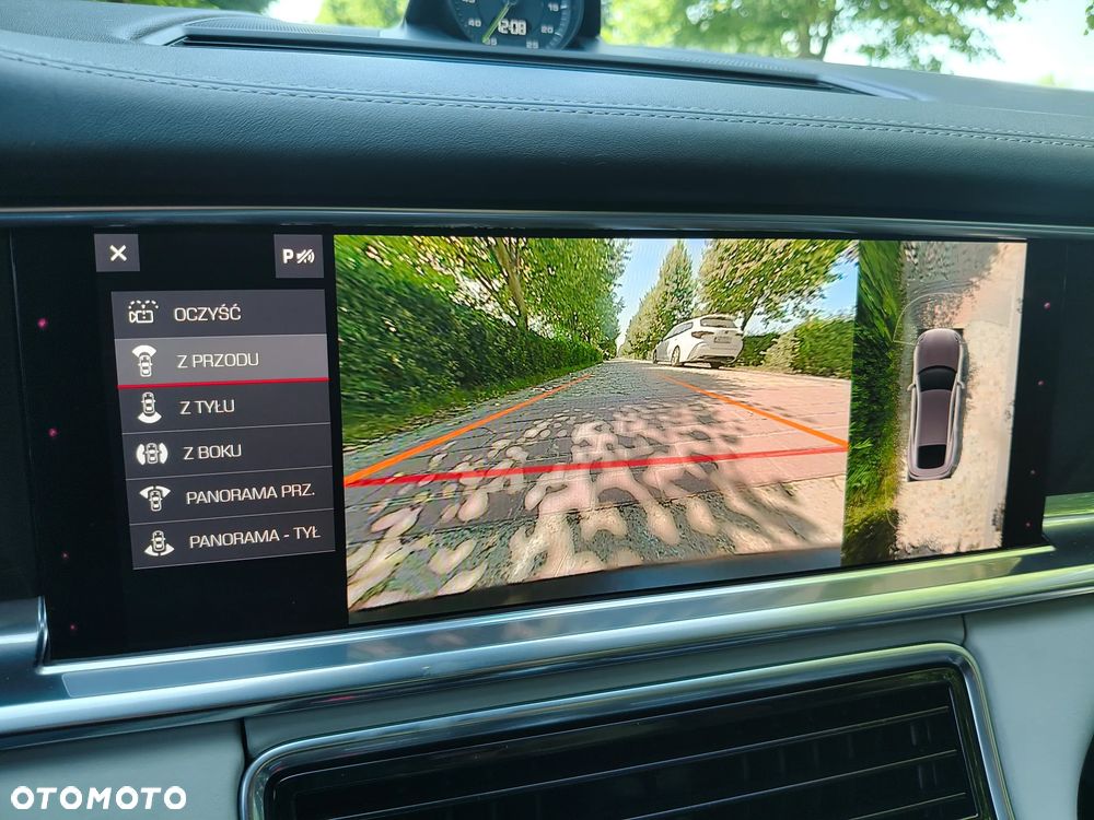Porsche Panamera - 18