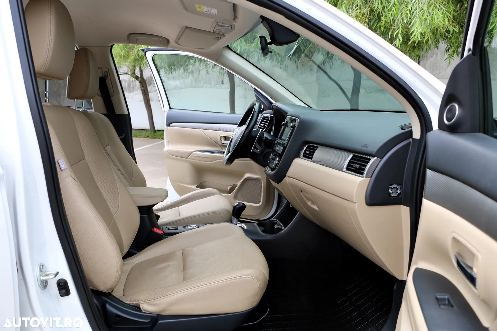 Mitsubishi Outlander 2.2 DI-D 4WD Automatik Diamant Edition - 19