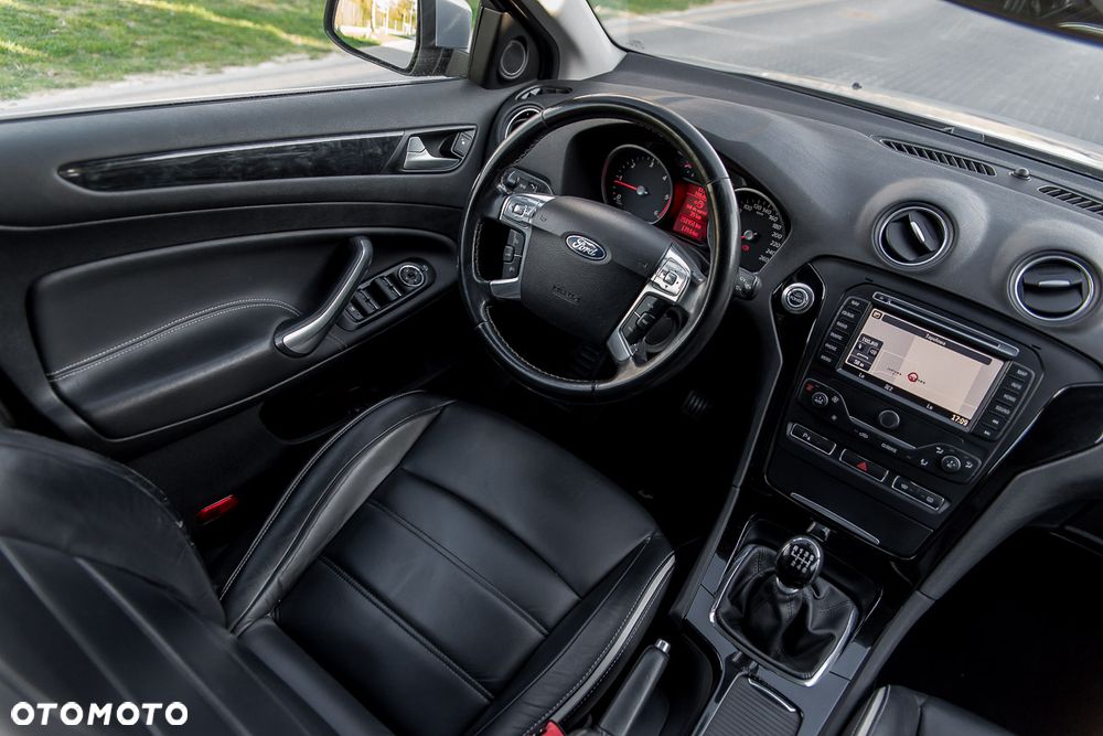 Ford Mondeo 2.0 TDCi Gold X - 40