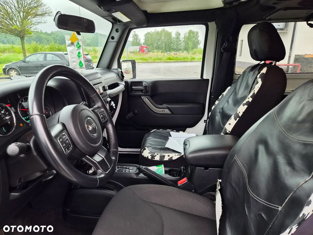Jeep Wrangler - 12
