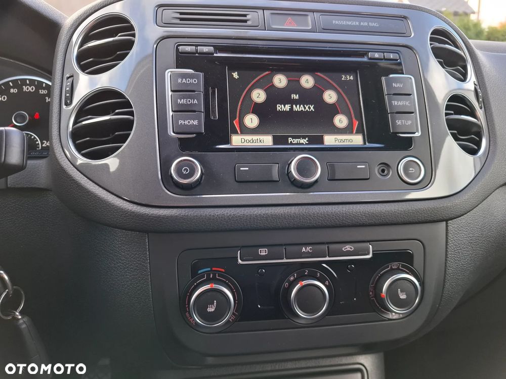 Volkswagen Tiguan - 16