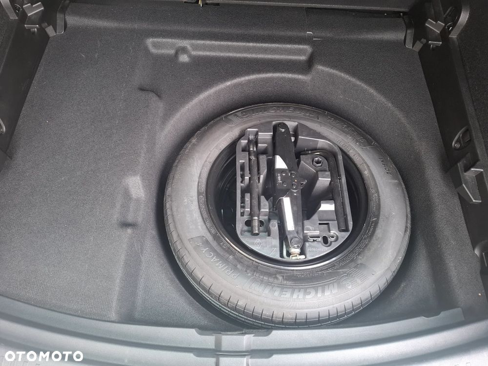 Renault Megane ENERGY TCe 140 EDC LIMITED - 17