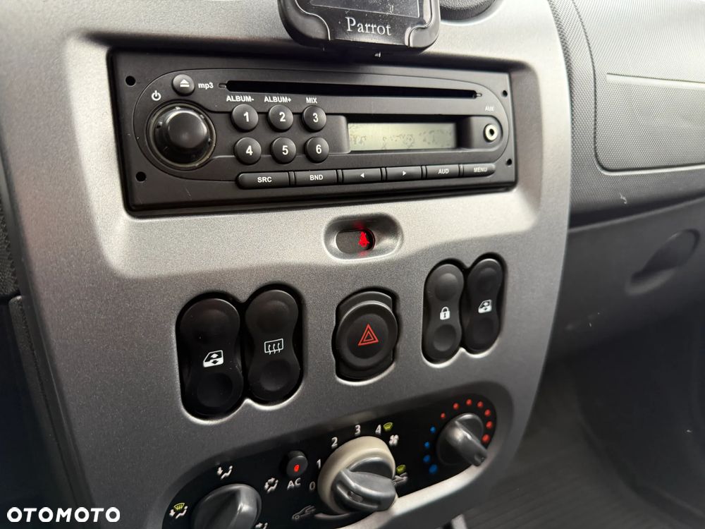 Dacia Duster 1.6 SCe Access S&S - 18