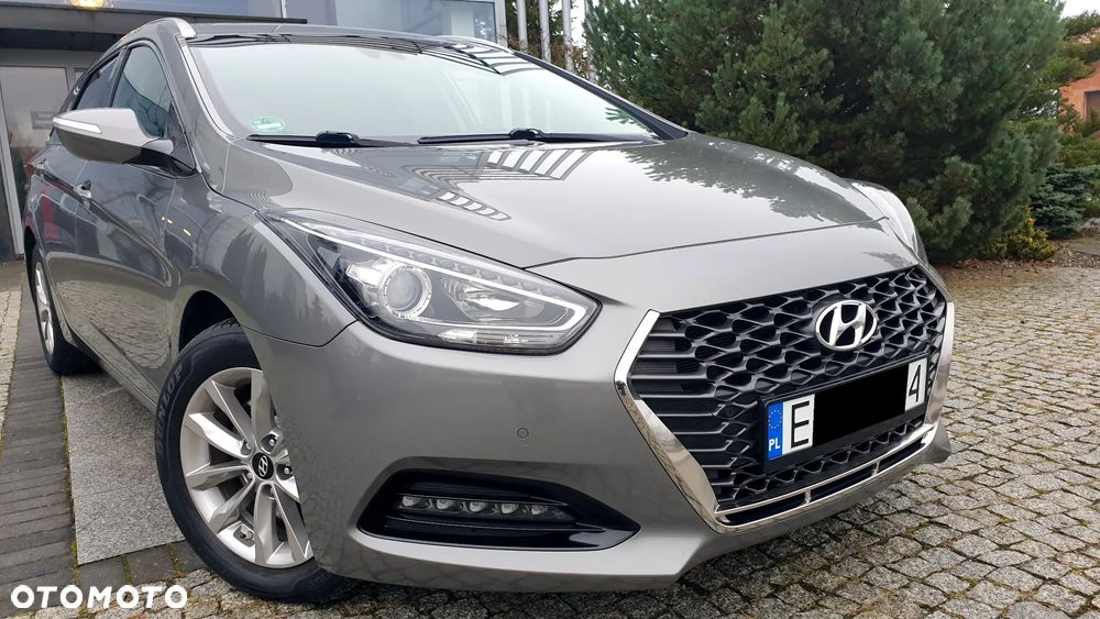 Hyundai i40 1.6 CRDi Premium DCT - 1