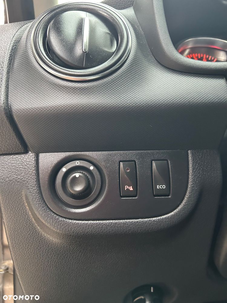Dacia Sandero - 32