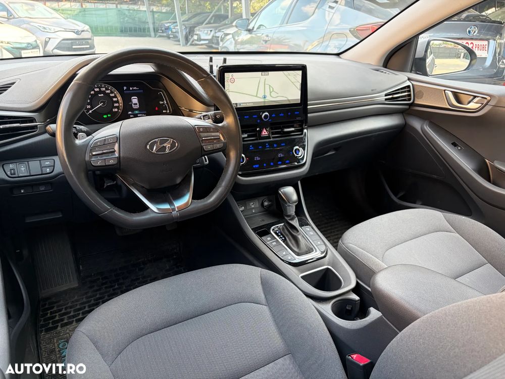 Hyundai IONIQ - 7