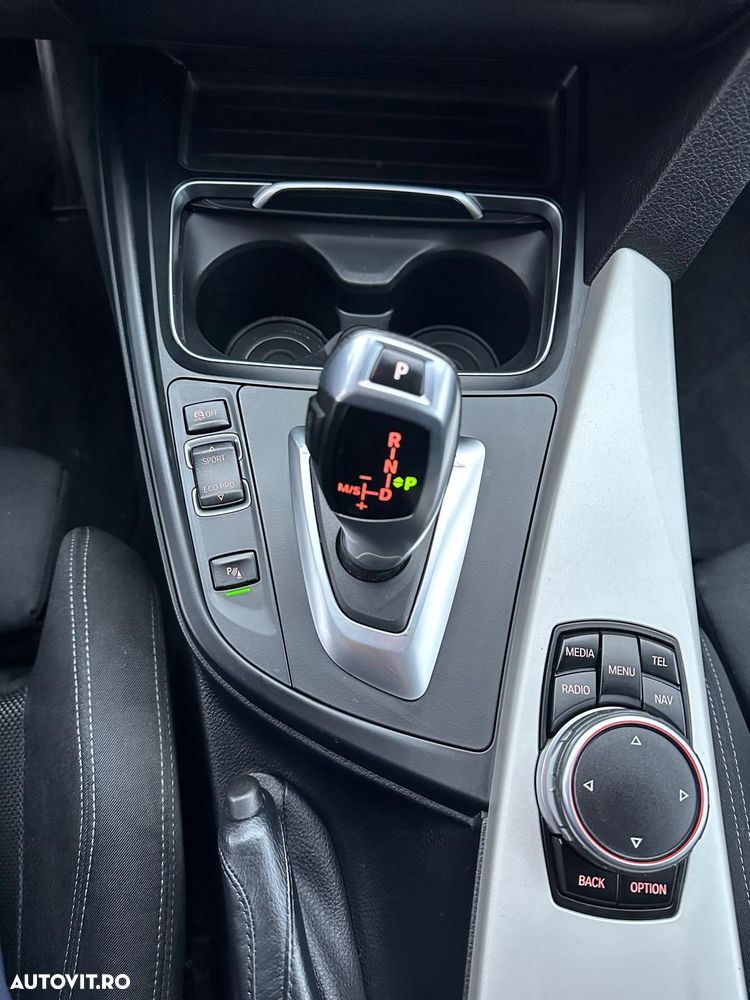 BMW Seria 3 320d Touring Aut. Efficient Dynamics Edition - 31