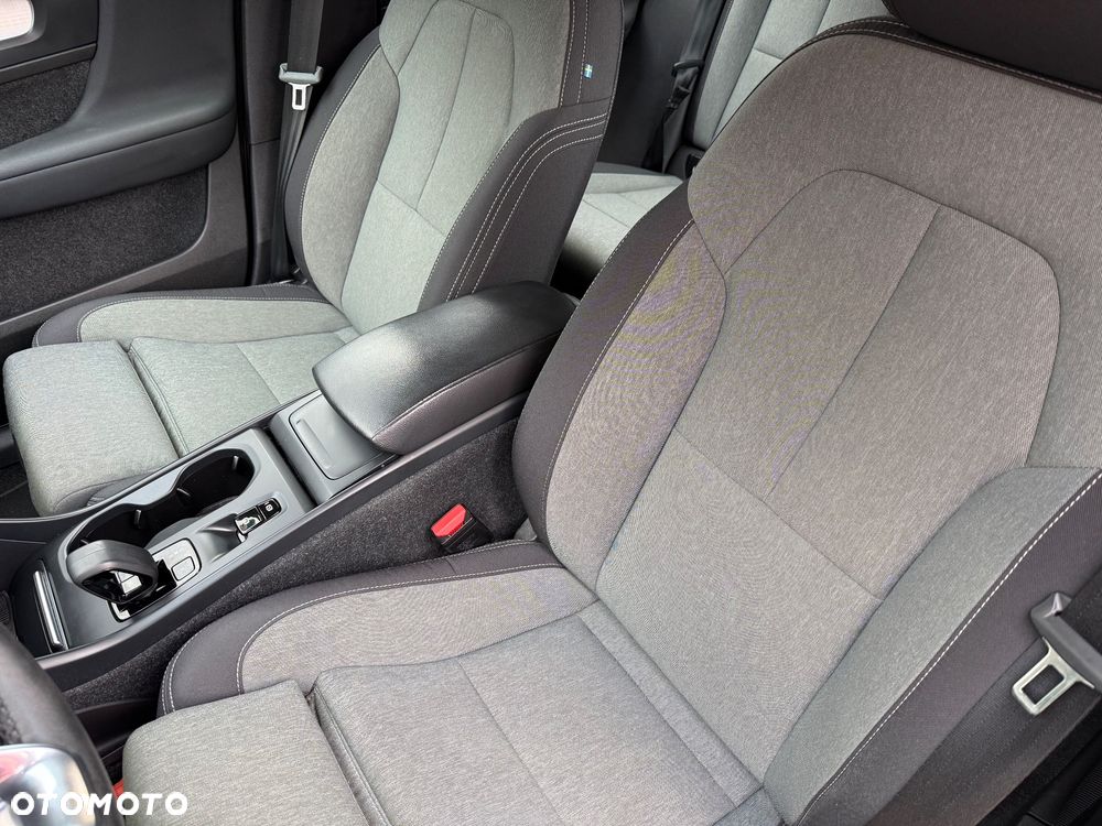 Volvo XC 40 B3 B DKG Plus Bright - 34