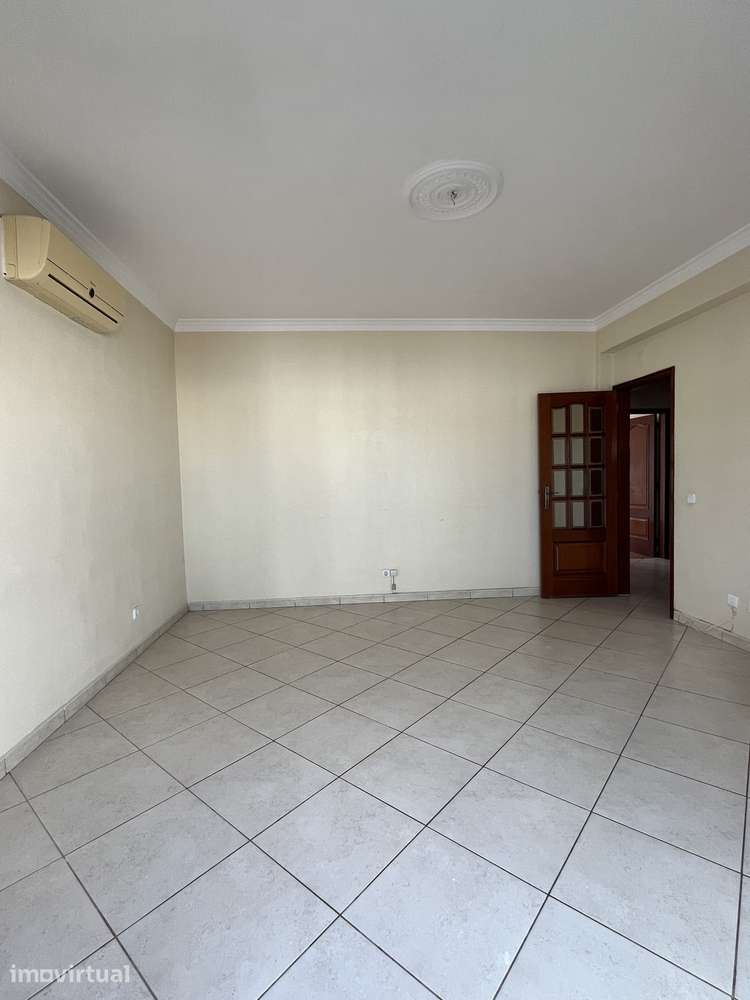 Apartamento, de tipologia T-2 - Grande imagem: 3/14
