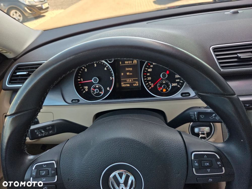 Volkswagen Passat 2.0 TDI 4Motion BlueMotion Technol Business Edition - 30