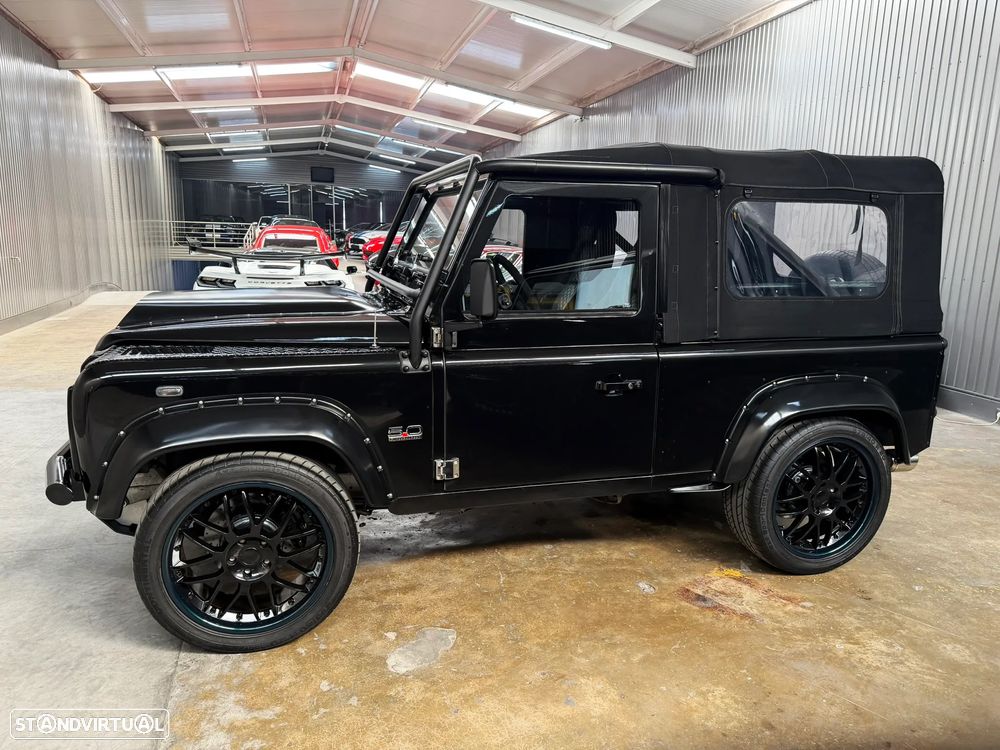 Land Rover Defender - 3