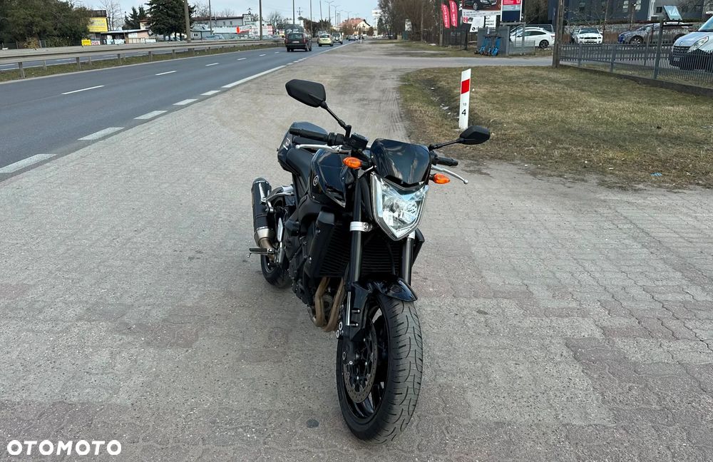 Yamaha FZ - 8
