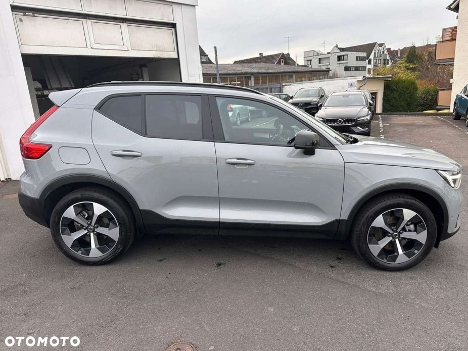 Volvo XC 40 B3 Ultra Dark - 3